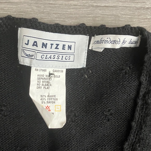 VINTAGE Jantzen Classics hand-embroidered black sweater vest | M - Picture 10 of 12